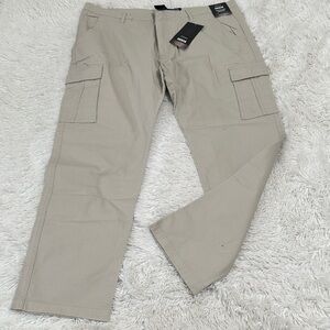 🦎 NWT Ashily Heroe Cargo Pants